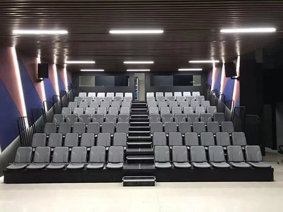 前置式高靠背軟包翻板椅伸縮看臺(tái)(電動(dòng)/手動(dòng)) 前置式高靠背軟包翻板椅伸縮看臺(tái)(電動(dòng)/手動(dòng))