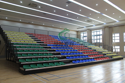 前置式低靠背座椅伸縮看臺(tái)