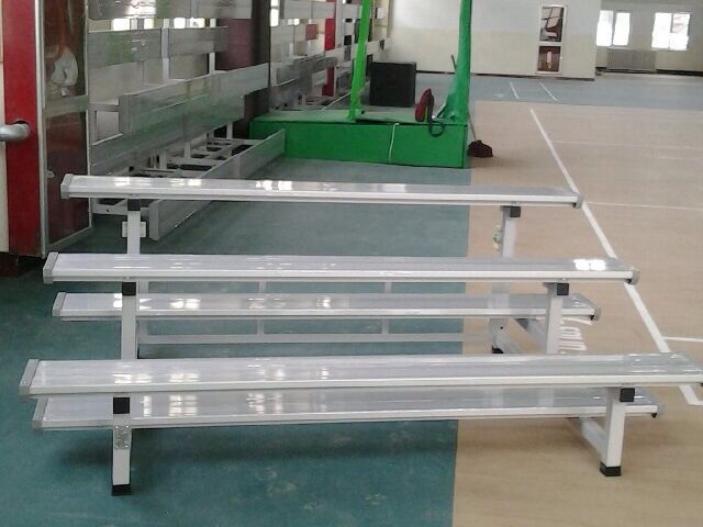 青海西寧青春體育籃球館鋁制看臺