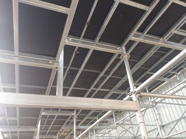 綠蛙看臺-可拆卸拼裝看臺-低靠背-半封閉