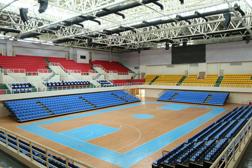 江西崇仁一中體育館看臺座椅