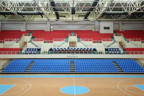江西崇仁一中體育館看臺座椅