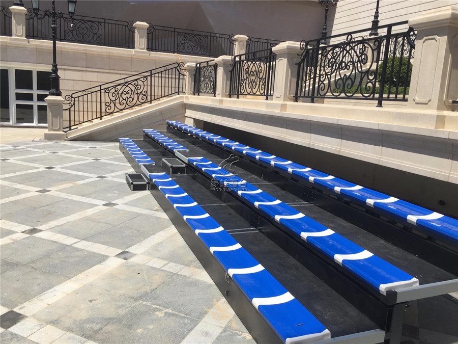 手動(dòng)伸縮看臺(tái)-注塑平靠背座椅