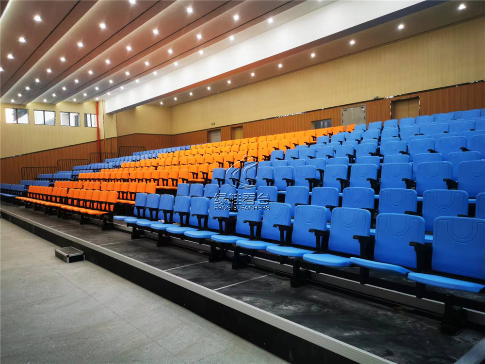 九華砂子塘潭州小學(xué)多功能廳看臺(tái)座椅項(xiàng)目