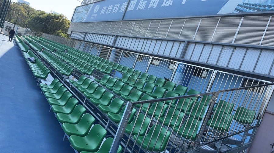 備戰全運會，南沙體育館網球場室外拼裝看臺安裝完畢